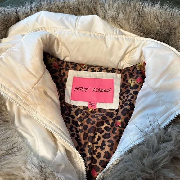 Betsey Johnson Ivory Puffer Coat - Picture 7 of 16